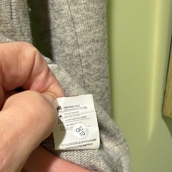Vince Light Gray Cowl Neck Sweater size M - Picture 4 of 5